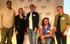 Die Podiumsdiskussion vor einer Stellwand des Deutschen Olympischen Sportbundes