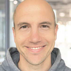 Portraitbild Tobias Riedner